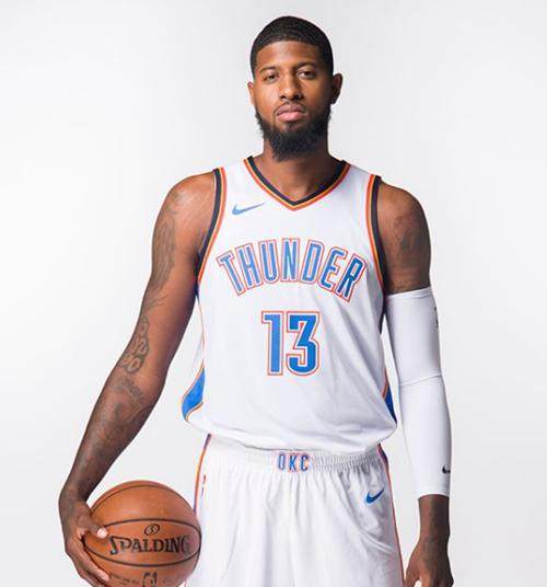 继姆巴佩之后，凯恩是本赛季第二位打入25球的五大联赛球员（凯恩25球达成，成本赛五大联赛继姆巴佩后的第二人）