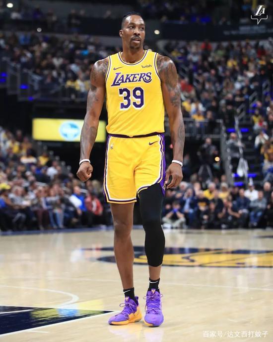 篮球湖人球员连续三场得分上双（湖人球员三连场得分上双）